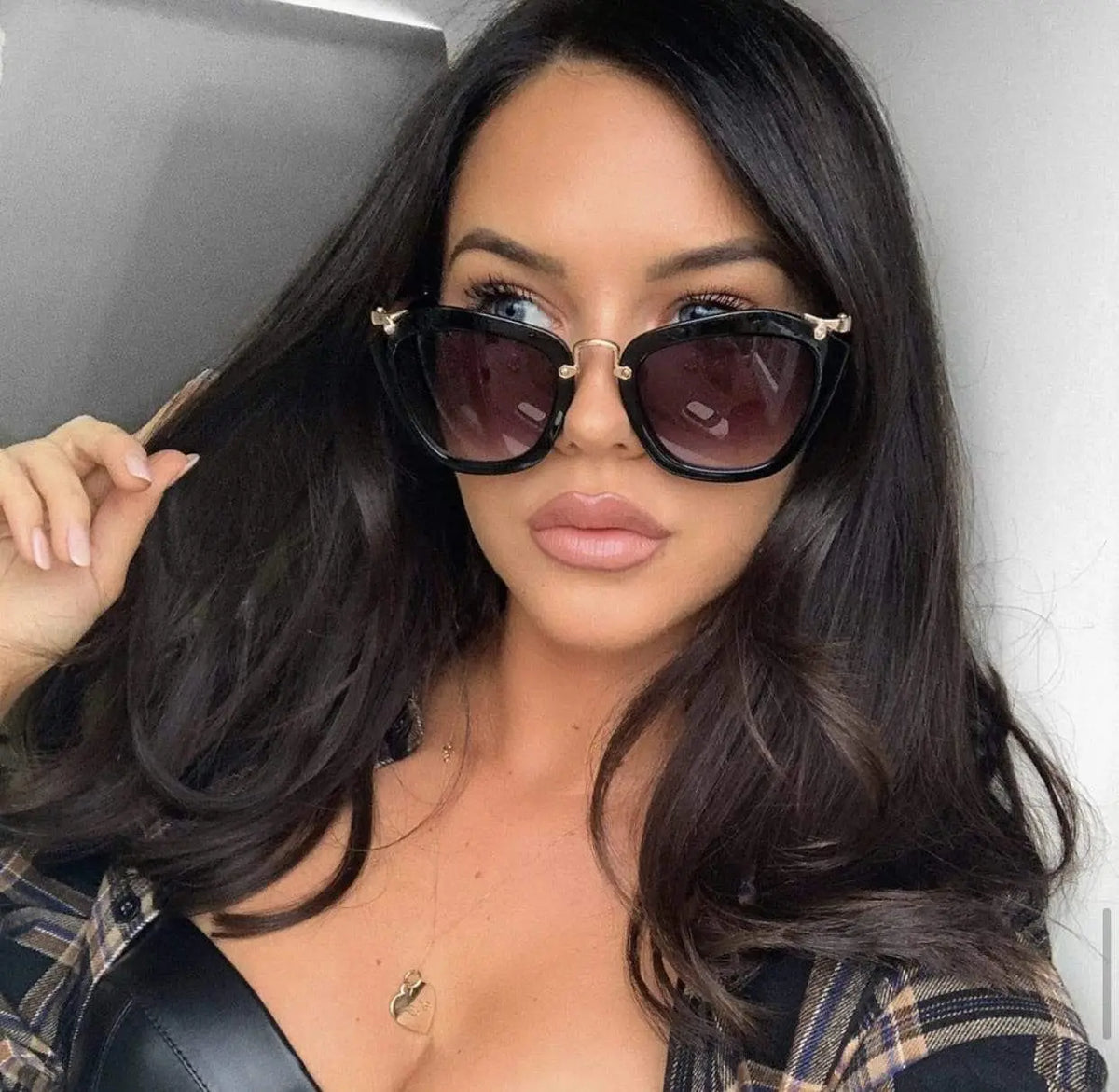 Queen Vic LIMITED EDITIONS Shoxshades